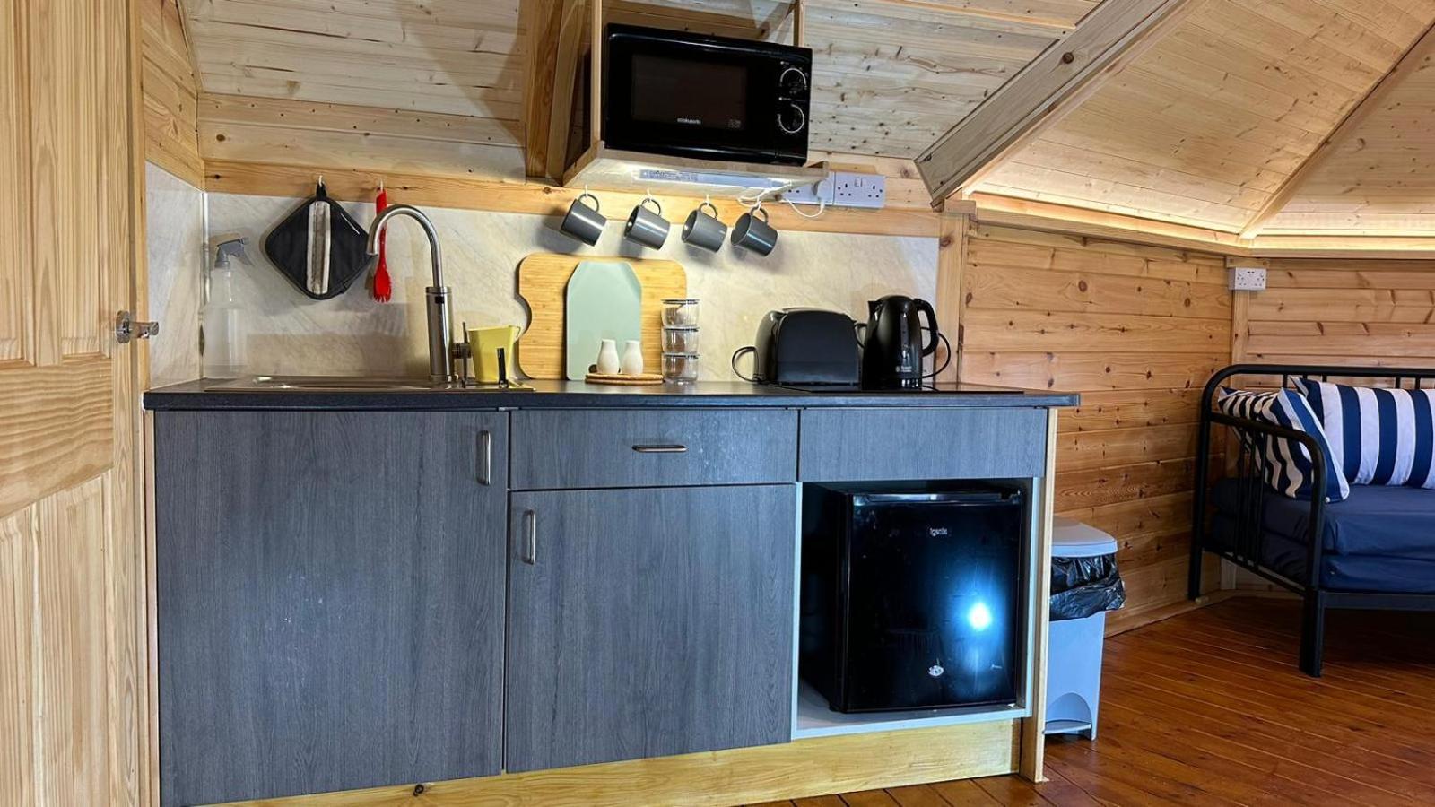 Holly Tree Glamping Cabins Wigglesworth Exterior photo