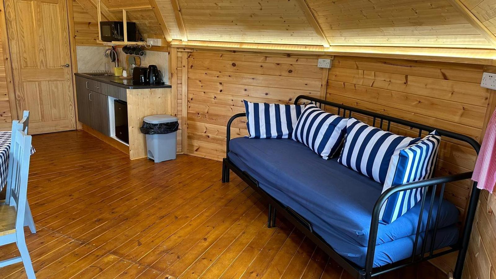 Holly Tree Glamping Cabins Wigglesworth Exterior photo